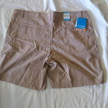 Load image into Gallery viewer, Columbia Sycamore Falls Regular Classic Fit Shorts 40