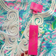 Load image into Gallery viewer, Lilly Pulitzer Gabby Stretch Shift, In Full Bloom Engineered Dress, size 6