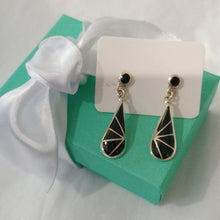 Load image into Gallery viewer, Vintage Sterling Silver+ Polished Onyx Zuni Spiderweb Dangle Earrings K.E.K
