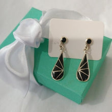 Load image into Gallery viewer, Vintage Sterling Silver+ Polished Onyx Zuni Spiderweb Dangle Earrings K.E.K