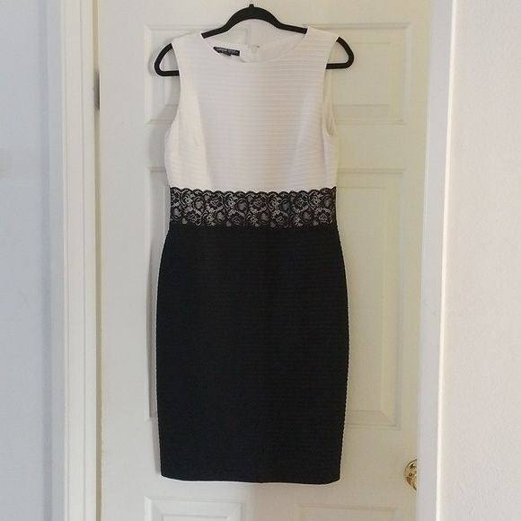London Style Nights Lacy Mid Color lock Dress, Ivory + Black, Size 10