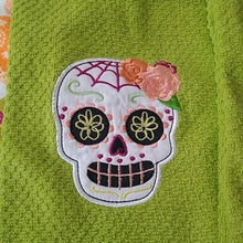 Load image into Gallery viewer, Kohl's Celebrate Together Halloween Cotton Towels Skulls, Set of 4