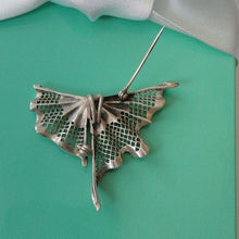 Load image into Gallery viewer, Art Deco 1930s Sterling Silver Brooch/Pendant with Marcasites