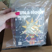 Load image into Gallery viewer, Yootooz FNAF Sun & Moon #17 Vinyl Figure Five Nights At Freddy's