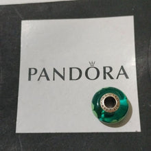Load image into Gallery viewer, Pandora Green Murano Glass Four Leaf Clover Kiss Me, I'm Irish 790927