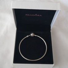 Load image into Gallery viewer, Pandora Ltd Edition Heart of Winter &quot;You Melt my Heart Bangle Bracelet 925 CZ
