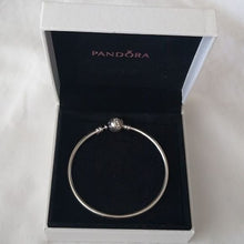Load image into Gallery viewer, Pandora Ltd Edition Heart of Winter "You Melt my Heart Bangle Bracelet 925 CZ