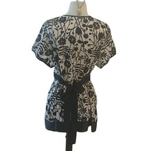 Load image into Gallery viewer, Motherhood Maternity Black +White Top, Black + Ivory, size XL
