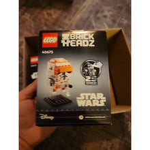 Load image into Gallery viewer, LEGO Star Wars 40675: Revenge of The Sith Clone Commander Cody BrickHeadz