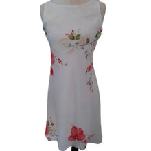 Load image into Gallery viewer, Alyn Paige White Floral Sheath Dress, Juniors size 3/4