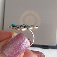 Load image into Gallery viewer, Zuni Turquoise Snake Eyes Silver Cluster Ring, Size 5