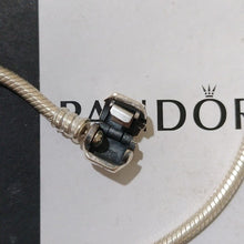 Load image into Gallery viewer, Pandora 7.0" Snake Chain Bracelet & Pretty Purse charm 790309
