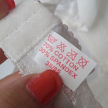 Load image into Gallery viewer, GYCL Classic Ultrathin Underwire Push Up 3/4 Lace Bra,White, Size Large 38B