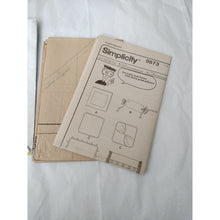 Load image into Gallery viewer, Simplicity Pattern 9873 Pillows Sewing Patterns For Dummies 6 Different Uncut
