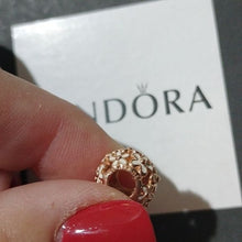 Load image into Gallery viewer, Pandora Retired Pandora Rose Darling Daisy Meadow Openwork Charm 780004en12