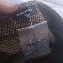 Load image into Gallery viewer, Bebe Equestrian style Cropped pants, 8