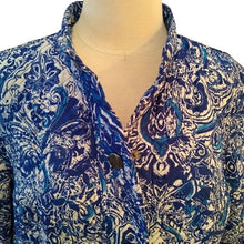 Load image into Gallery viewer, Chico's Women's Quilted Blues Jacket, size 2 Medium