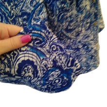 Load image into Gallery viewer, Chico's Women's Quilted Blues Jacket, size 2 Medium