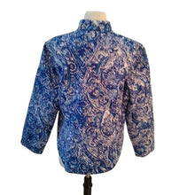 Load image into Gallery viewer, Chico's Women's Quilted Blues Jacket, size 2 Medium