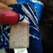 Load image into Gallery viewer, Chico's Women's Quilted Blues Jacket, size 2 Medium