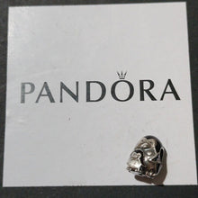 Load image into Gallery viewer, Pandora Sterling Silver Penguin Family Animal Bead 791404en60