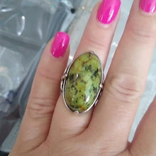 Load image into Gallery viewer, Sterling Silver Fleur de Lis + Green Serpentine Statement Ring, Size 6.75