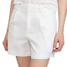 Load image into Gallery viewer, Chaps Linen Blend Pleated Shorts, White, size 4