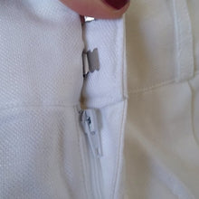 Load image into Gallery viewer, Chaps Linen Blend Pleated Shorts, White, size 4