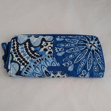 Load image into Gallery viewer, Vera Bradley Accordion Wallet, Blue Star Medallion