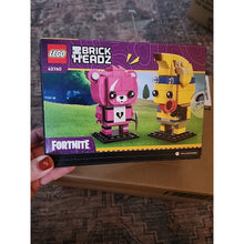 Load image into Gallery viewer, LEGO 40760 Fortnite Brickheadz Adventure Peely Cuddle Team Leader