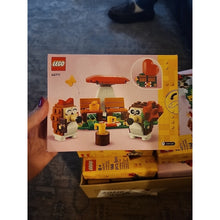 Load image into Gallery viewer, LEGO Hedgehog Picnic Date Building Toy - Animal Figures 40711