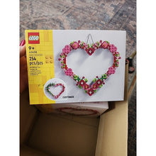 Load image into Gallery viewer, LEGO Iconic: Heart Ornament Valentine (40638)