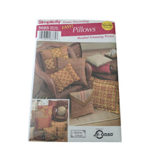 Load image into Gallery viewer, Simplicity 5685 PILLOWS Uncut Beaded Trimming pizazz English&Spanish