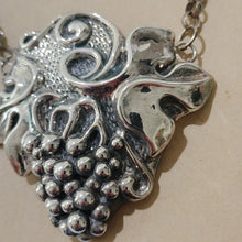 Load image into Gallery viewer, Caspi Judaica Sterling Silver Grape Cluster Wine Decanter Bottle Tag Label
