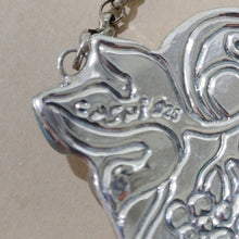 Load image into Gallery viewer, Caspi Judaica Sterling Silver Grape Cluster Wine Decanter Bottle Tag Label