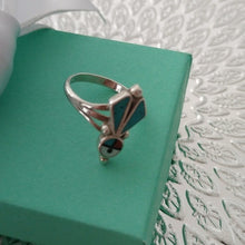 Load image into Gallery viewer, Vintage Zuni Silver Sunface Ring Ring, Size 7.75