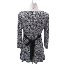 Load image into Gallery viewer, Motherhood Maternity Black + White Top Blouse, Size Medium