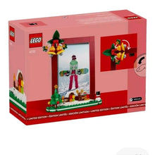 Load image into Gallery viewer, Lego 40702 Christmas Picture Frame GWP Limited Edition 209 pieces
