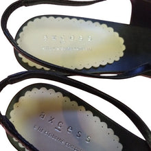 Load image into Gallery viewer, AXCESS Aries Sandals, Black with Ivory flowers, Size 8.5 M