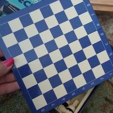 Load image into Gallery viewer, Je découvre les échecs Book and Game Jean- Michel Jakobowicz Chess French