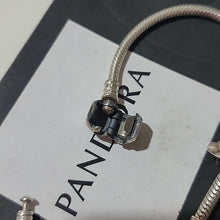 Load image into Gallery viewer, Pandora 7.0" Snake Chain Bracelet & Spot the Bulldog Charm 790258
