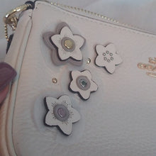 Load image into Gallery viewer, Coach F73443 Pebbled Leather Floral Applique Large Wristlet, IM/Chalk