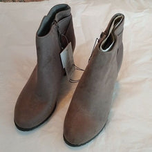 Load image into Gallery viewer, A NEW DAY Candyce Water Repellant Heeled Boots, Bark Brown, Size 6