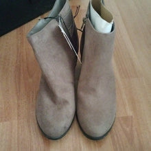 Load image into Gallery viewer, A NEW DAY Candyce Water Repellant Heeled Boot, Bark, Size 9