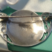 Load image into Gallery viewer, Vintage Siam Silver Niello Dancing Couple Brooch Pin