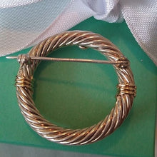 Load image into Gallery viewer, Cable Classic 925 + 14k W/ Amethysts Brooch