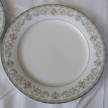 Load image into Gallery viewer, Noritake Edgewood Dinner Plate + 3 Fruit Bowls