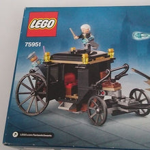 Load image into Gallery viewer, Lego 75951 Fantastic Beasts Grindelwald's Escape Building Set 132 Pc. Retired
