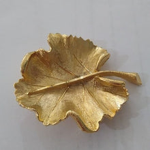Load image into Gallery viewer, Vintage BSK Goldtone Metal Leaf Brooch
