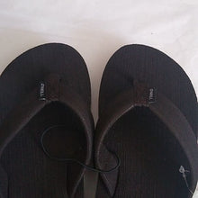 Load image into Gallery viewer, O'Neill BOYS Phluff Daddy Dark Brown Flip Flop, Size 11/12 Sandals